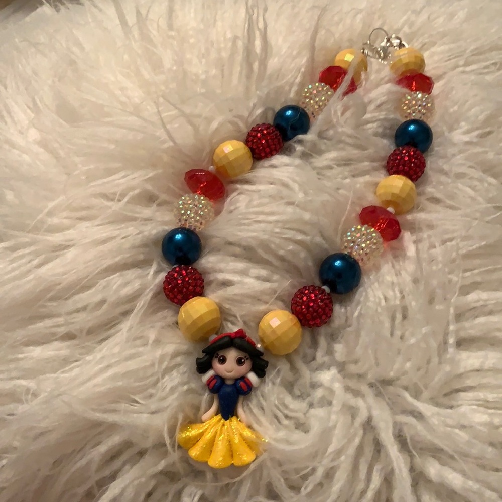 Snow White hand crafted clay necklace! NWOT!